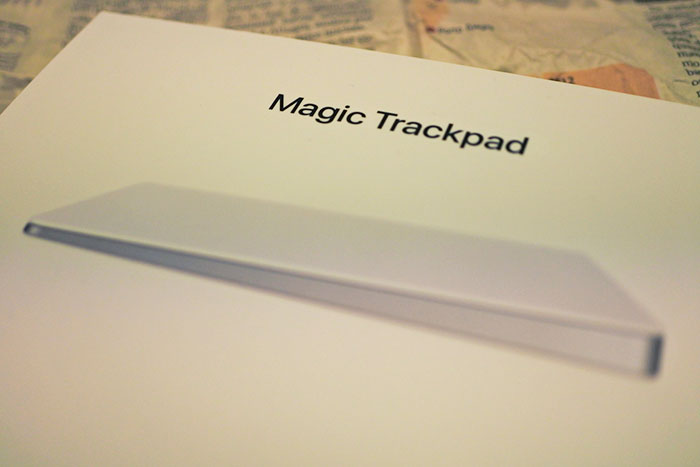 Magic trackpadの箱の写真